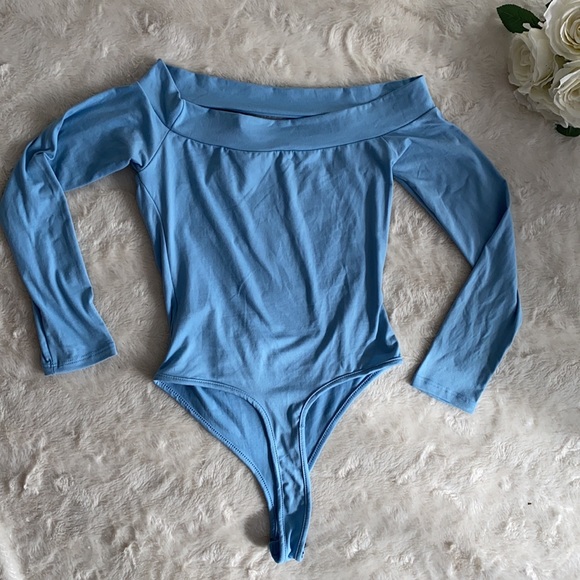 BNWT FASHIONNOVA baby blue bodysuit - Picture 2 of 3